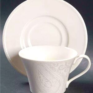 Kay Unger Platinum Paisley Shimmer tea cups& saucers